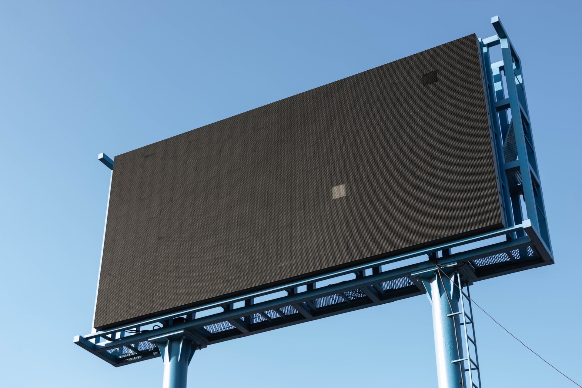 écrans publicitaires